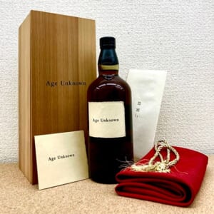 Age Unknown 勲一等瑞宝章受賞記念 エイジアンノウン 本体/木箱/ボトルを包む布/帯/冊子付