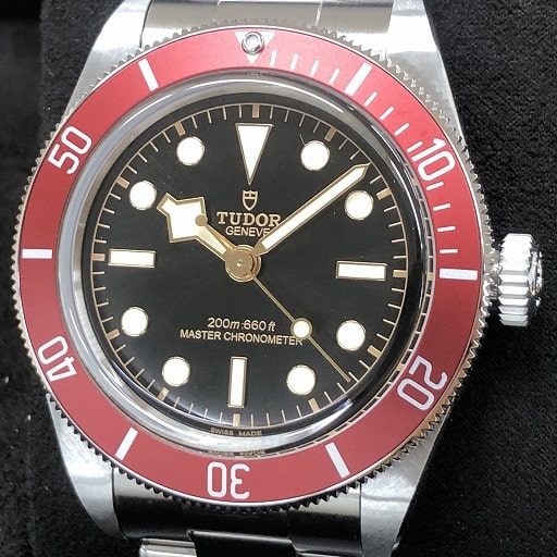 M7941A1A0RU-0003 ブラックベイ レッドベゼル 黒文字盤 5列ブレスレット