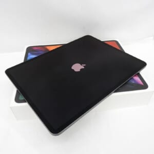 Apple アップル タブレット iPad Pro 12.9インチ 第4世代 Wi-Fi 512GB 2020年春モデル MXAV2J/A スペースグレイ 中古品