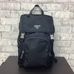 プラダ Re-Nylon x サフィアーノレザー バックパック 2VZ135