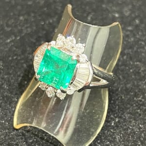 エメラルドリング 2.19ct