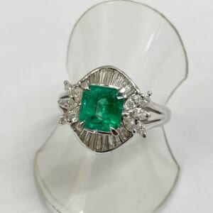 エメラルドリング 1.15ct