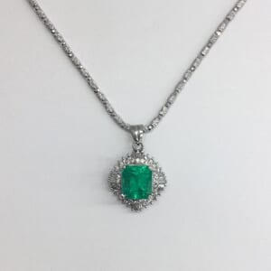 エメラルドネックレス 4.04ct