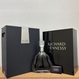 ヘネシー リシャール ※完品 箱破れあり