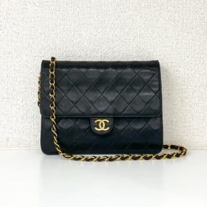 シャネル マトラッセ チェーンショルダーバッグ ラムスキン ゴールド金具 A03570