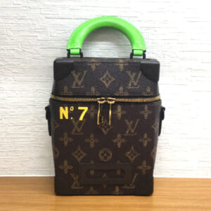 ルイヴィトン モノグラム ヴェルティカルボックストランク M59664