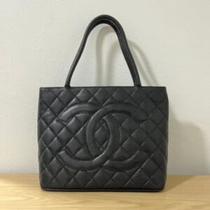 シャネル 復刻トート キャビアスキン ゴールド金具 A01804