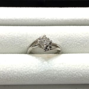 ダイヤモンドリング 0.56ct