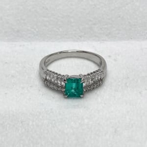 エメラルドリング 0.85ct