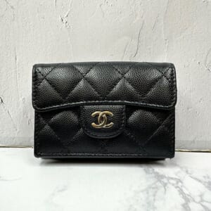シャネル マトラッセ スモールフラップウォレット キャビアスキン ゴールド金具 AP0230