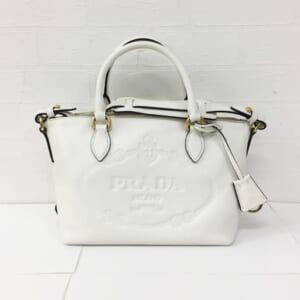プラダ エンボスロゴ2WAYショルダーバッグ カーフレザー