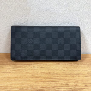ルイヴィトン ダミエグラフィット ポルトフォイユブラザ N62665
