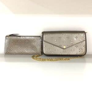 ルイヴィトン モノグラムヴェルニ ポシェットフェリシー M68648