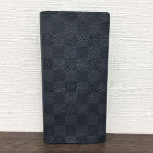ルイヴィトン ダミエグラフィット ポルトフォイユブラザ N62665