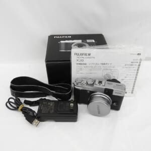 FUJIFILM 富士フイルム コンパクトデジタルカメラ X20 シルバー 付属品あり 中古品