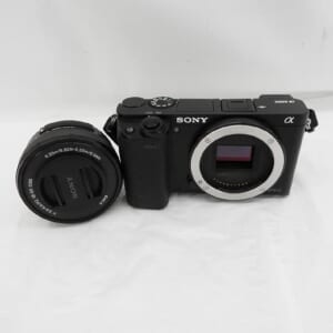 SONY ソニー ミラーレス一眼レフカメラ α6000 パワーズームレンズキット ILCE-6000L 付属品あり 中古品