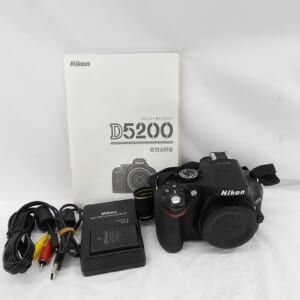Nikon ニコン デジタル一眼レフカメラ D5200 ボディ 付属品あり 中古品