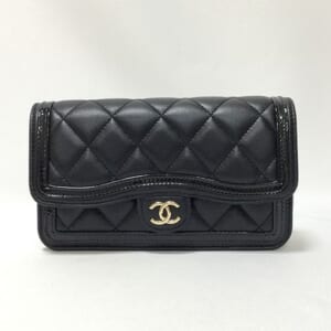 シャネル マトラッセ チェーンウォレットフォンケース AP3559