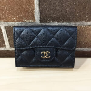 シャネル スモールフラップウォレット キャビアスキン ゴールド金具 AP0230