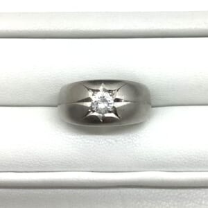 ダイヤモンドリング PT900を含む総重量16.9g