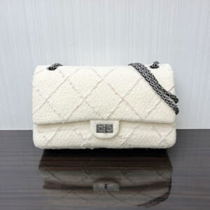 シャネル 2.55ライン チェーンショルダーバッグ コットン 白 シルバー金具 A37587