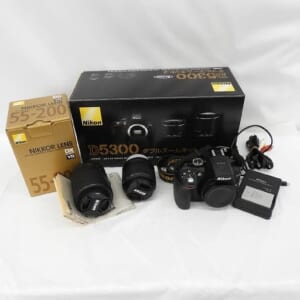 Nikon ニコン デジタル一眼レフカメラ D5300 ダブルズームキット2(18-55/55-200) ブラック 中古品