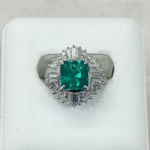 エメラルドリング 2.2ct