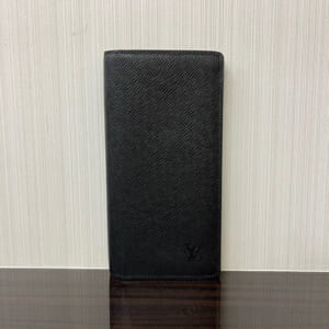 ルイヴィトン タイガ ポルトフォイユブラザ M30501