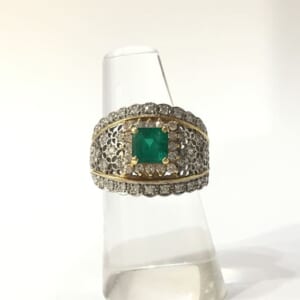 エメラルドリング 0.73ct