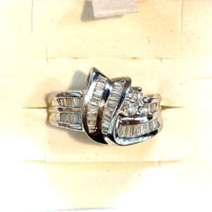 ダイヤモンドリング 0.9ct