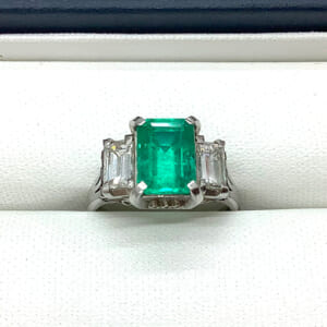 エメラルドリング 2.1ct