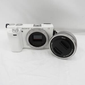 SONY ミラーレス一眼レフカメラ α6000 ILCE-6000L パワーズームレンズキット ホワイト 海外版 ※日本語未対応 中古品