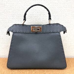 フェンディ ピーカブー アイシーユー スモール セレリア 8BN327