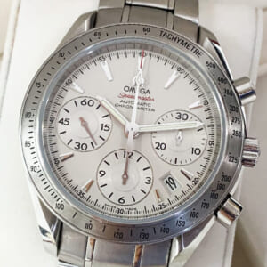 オメガ スピードマスター 323.10.40.40.02.001
