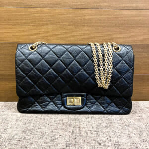 シャネル 2.55ライン マキシWフラップチェーンショルダーバッグ A37590
