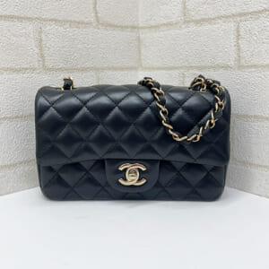 シャネル マトラッセ チェーンショルダーバッグ ラムスキン ゴールド金具 黒 A69900