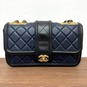 シャネル マトラッセ チェーンショルダーバッグ A90670