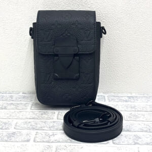 ルイヴィトン モノグラムアンプラント Sロックヴェルティカルウェアラブルウォレット M81524