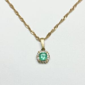 エメラルドネックレス 0.18ct