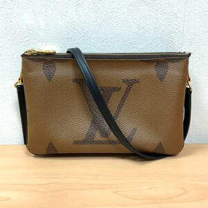 ルイヴィトン モノグラムジャイアントリバース ポシェットドゥーブルジップ M69203