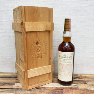 ザ・マッカラン 25年 アニバーサリーモルト 木箱