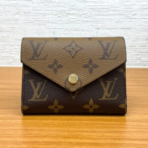 ルイヴィトン モノグラムリバース ポルトフォイユヴィクトリーヌ M81557