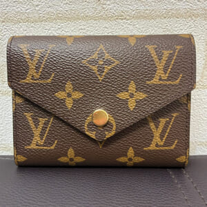 ルイヴィトン モノグラム ポルトフォイユヴィクトリーヌ M62472