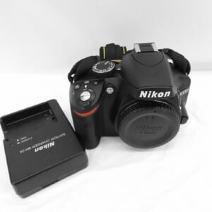 Nikon ニコン デジタル一眼レフカメラ D3200 ボディ 中古品