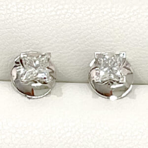 ルイヴィトン LVダイヤモンド スターピアス Q06419