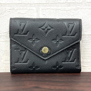 ルイヴィトン モノグラムアンプラント ポルトフォイユヴィクトリーヌ M64060
