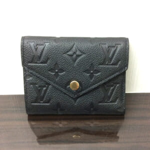 ルイヴィトン モノグラムアンプラント ポルトフォイユヴィクトリーヌ M64060