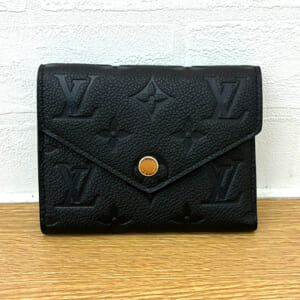 ルイヴィトン モノグラムアンプラント ポルトフォイユヴィクトリーヌ M64060