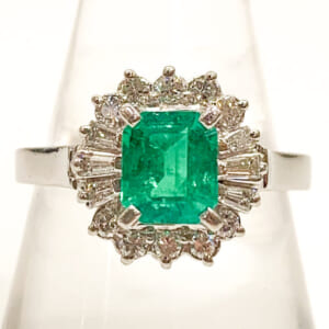 エメラルドリング 0.880ct