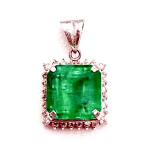 エメラルドペンダントトップ 5.28ct